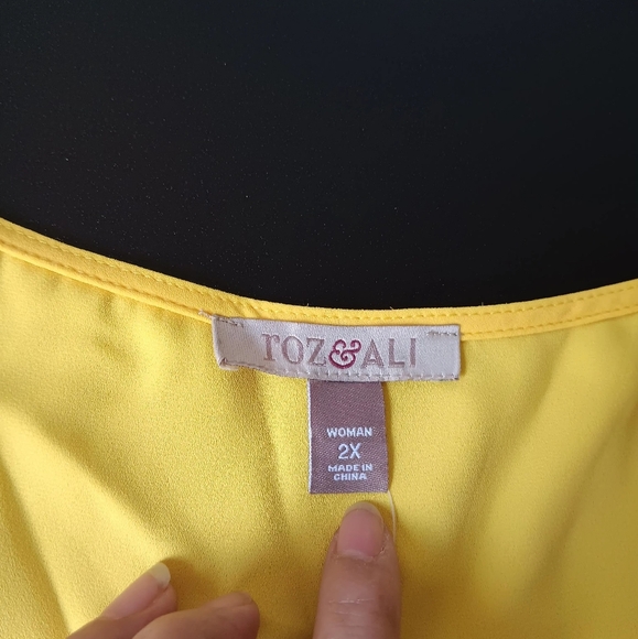 NWT Roz & Ali Women's Sleeveless Top Plus Size 1X, yellow color, never worn. - Picture 9 of 14